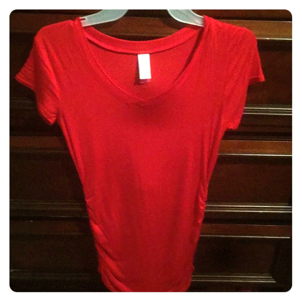 Short sleeved top.