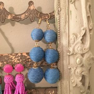 NWOT Blue yarn ball earrings