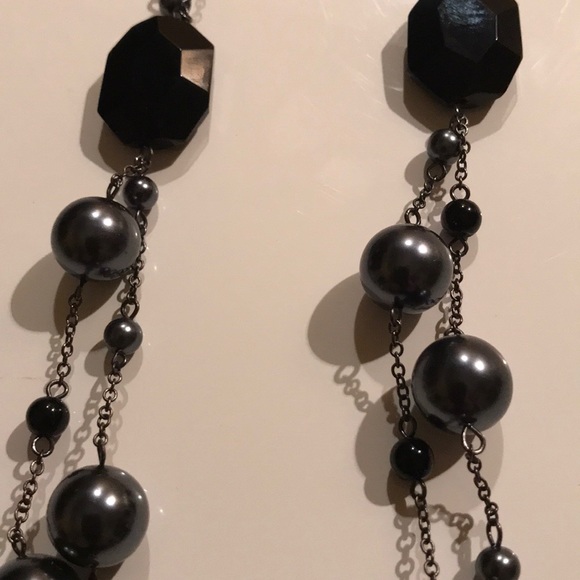 ⭐️BEAUTIFUL WHITE HOUSE BLACK MARKET NECKLACE ⭐️ - Picture 5 of 6