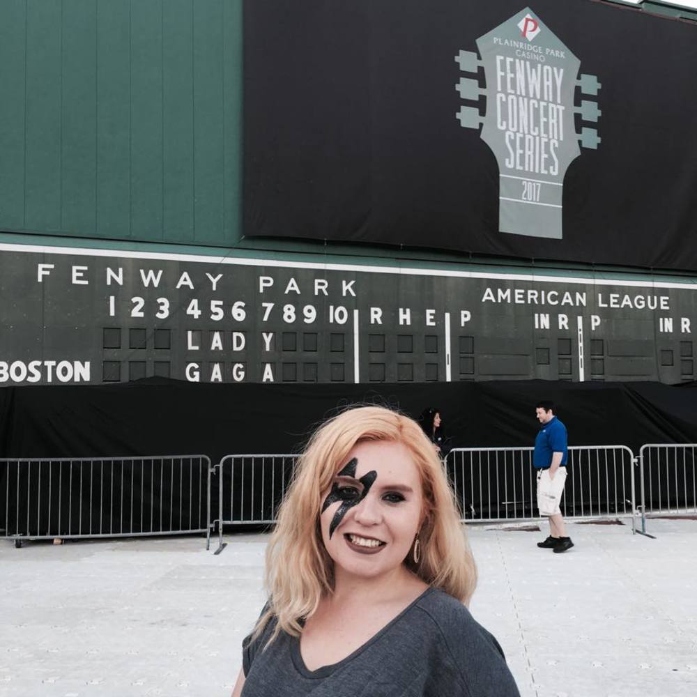 Meet your Posher, Kayla