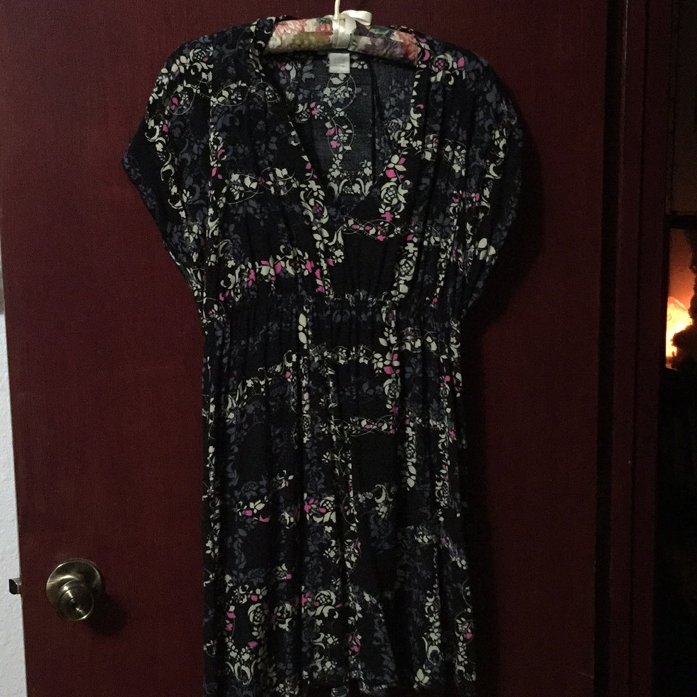 Buttons L. Babydoll style top/mini. GUC.