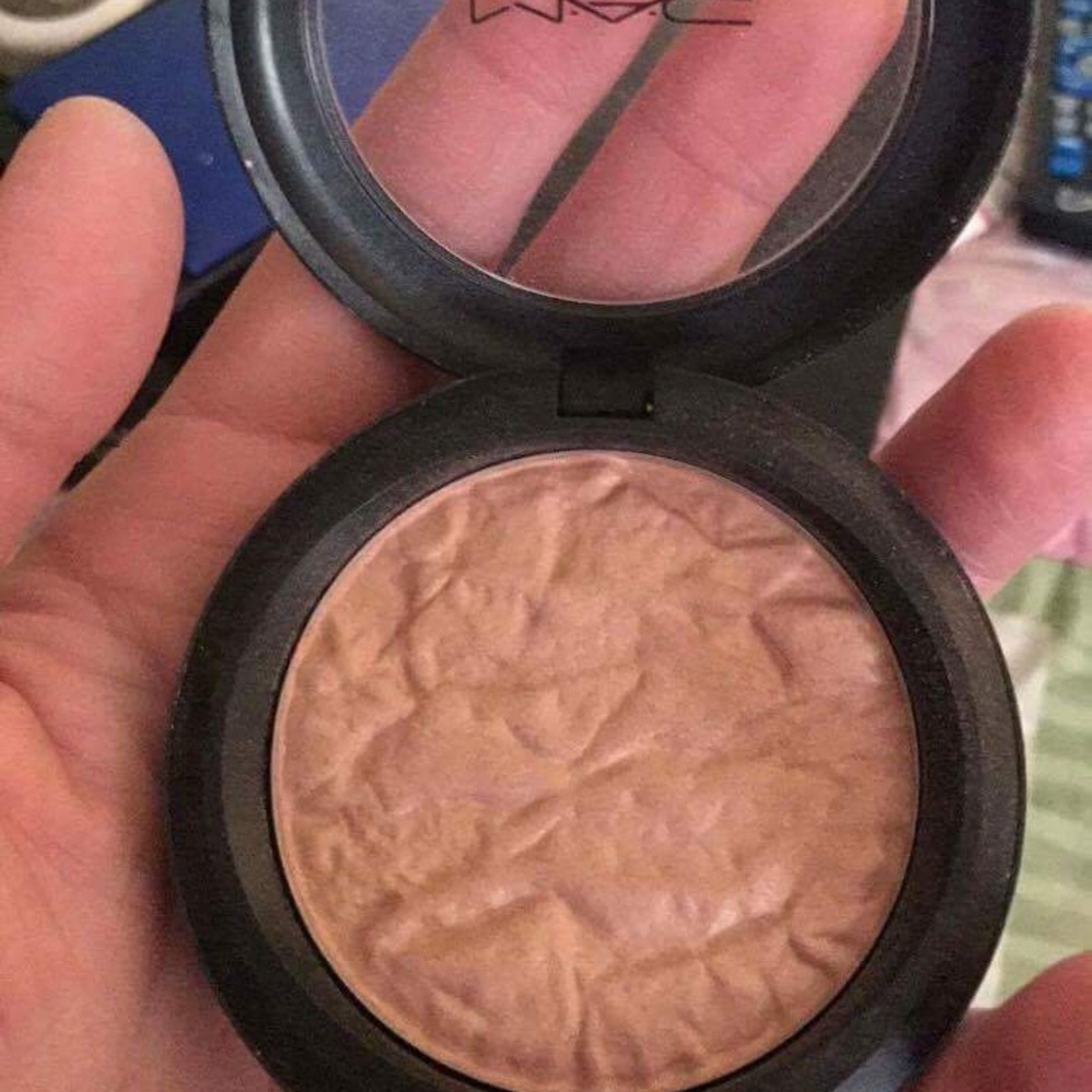 MAC Rose Ole highlighting compact