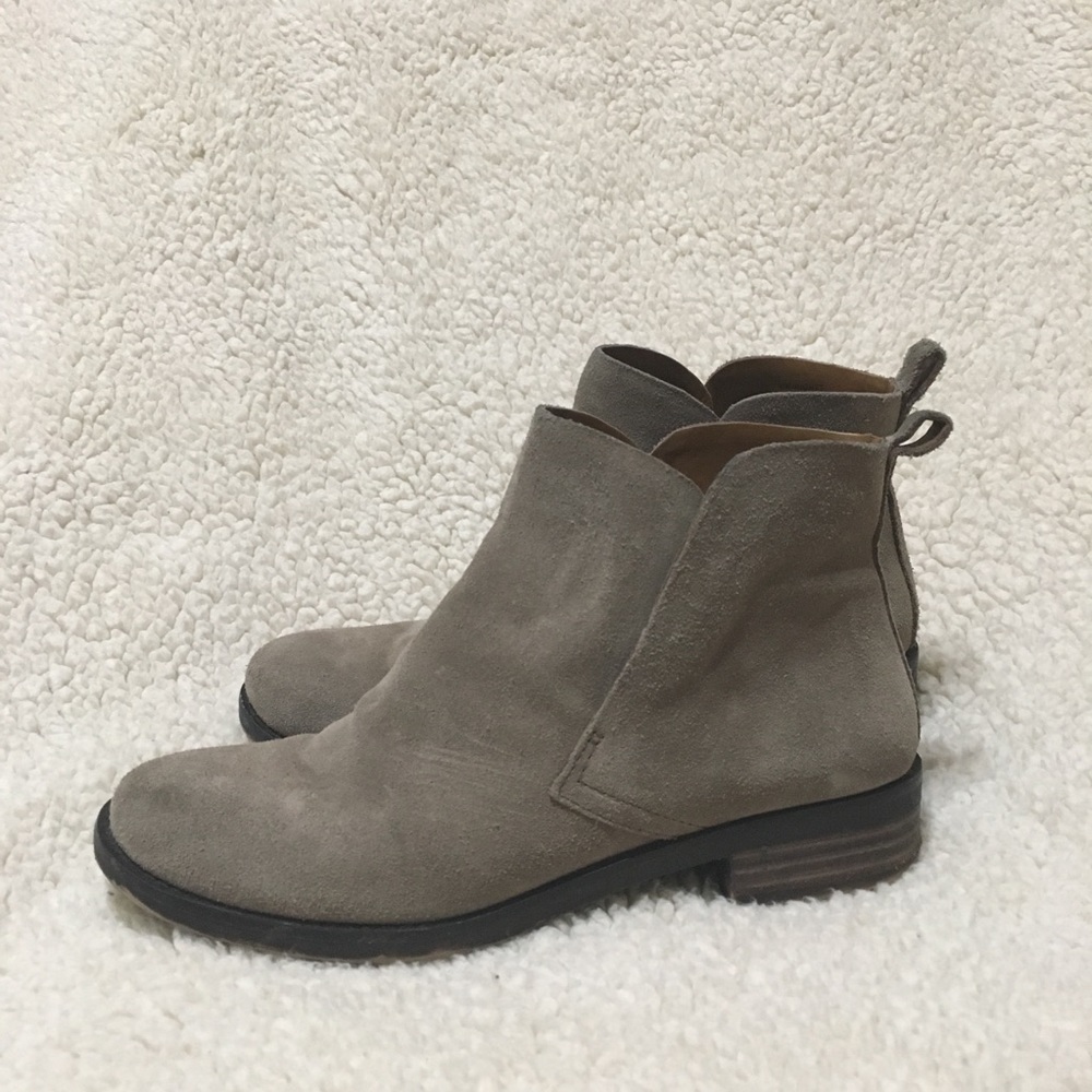 LUCKY BRAND SUEDE CHELSEA BOOTIES TAUPE SIZE 6
