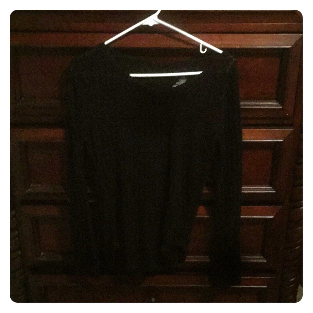 Long sleeved sweater.