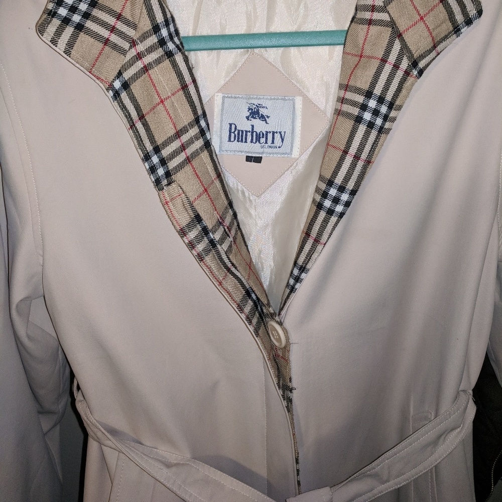 Authentic Burberry Trenchcoat