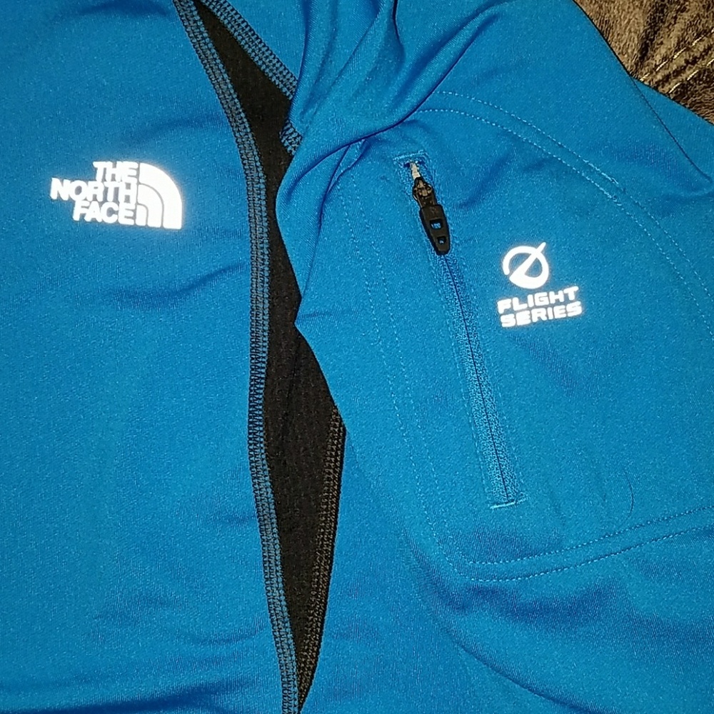 Northface Pull Over - image 3