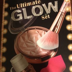 The  Ultimate GLOW set