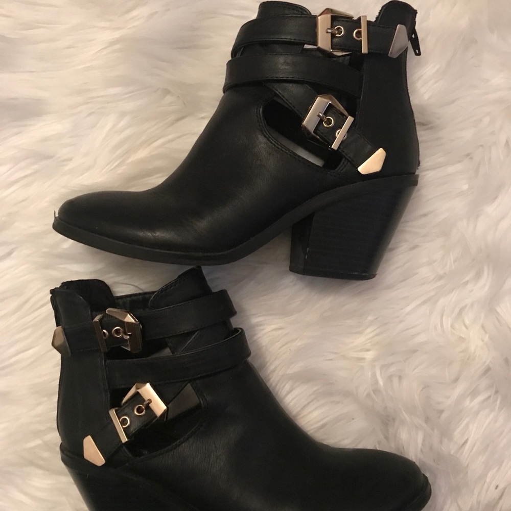 Ankle booties