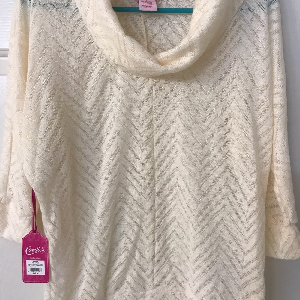 Great holiday sheer sweater. Youth/junior large