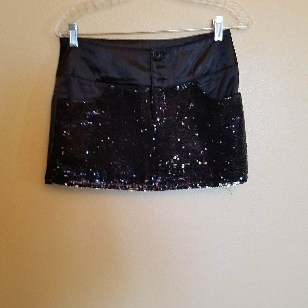 Mini skirt - Picture 3 of 4