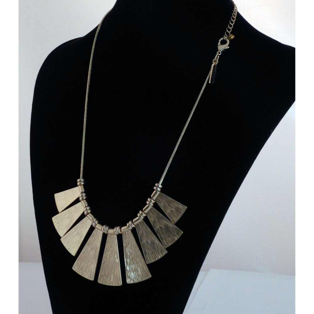 NWOT gold statement necklace LTDN51nc - Picture 1 of 6