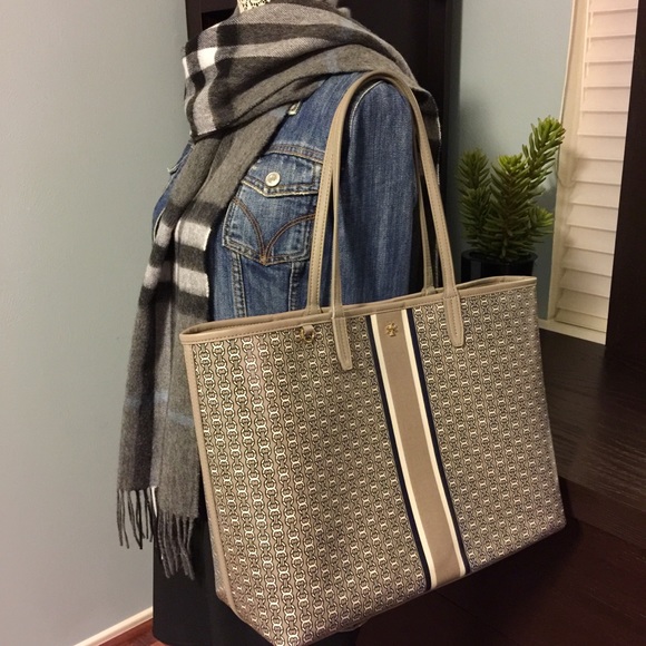 Tory Burch Handbags - ⛔️SOLD⛔️ Tory Burch Gemini Link Stripe Tote Bag