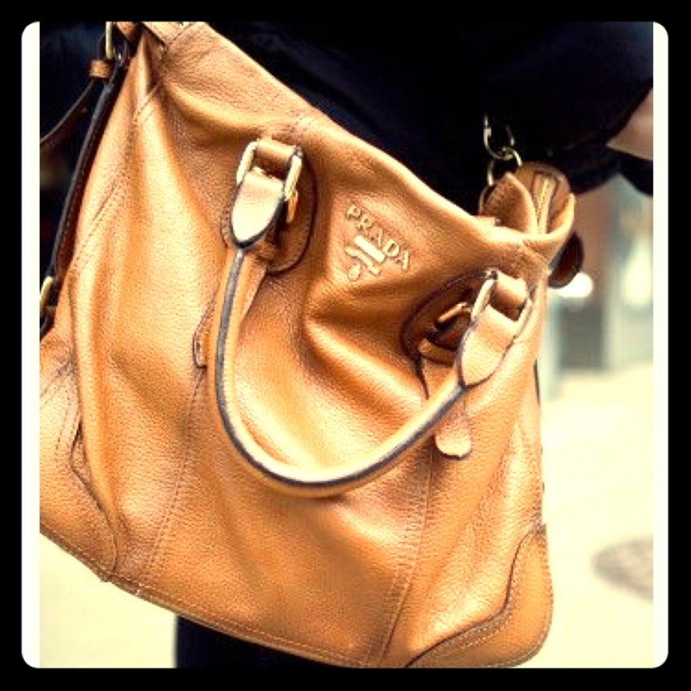LOOKING FOR PRADA BAG