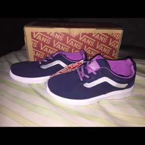 Kids shoe bundle. 11