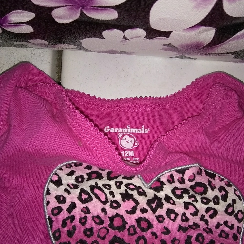 Pink/Cheetah onsie - Picture 2 of 2