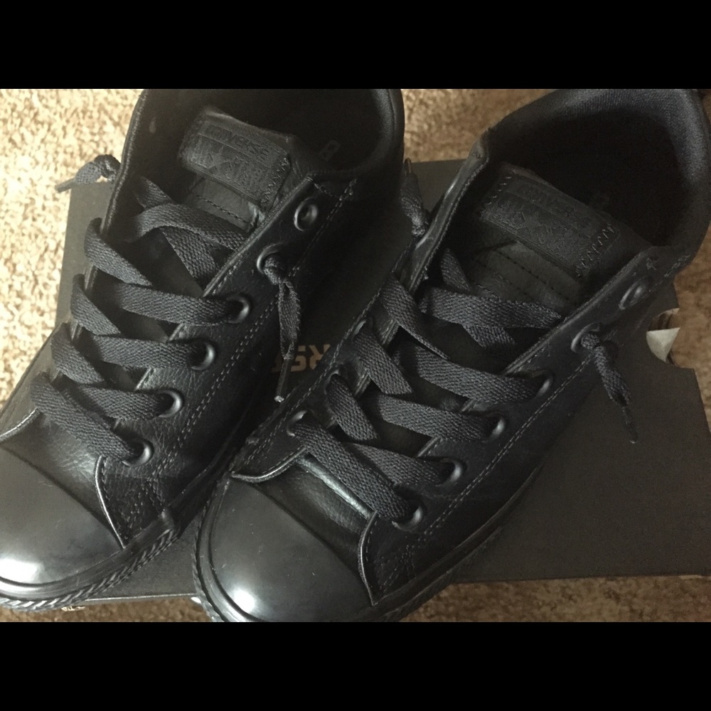 Men converse - Picture 2 of 3