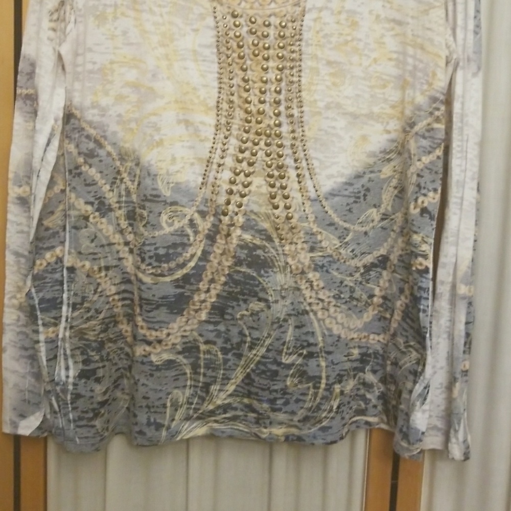 Gorgeous long sleeve top by Cache - Picture 3 of 8