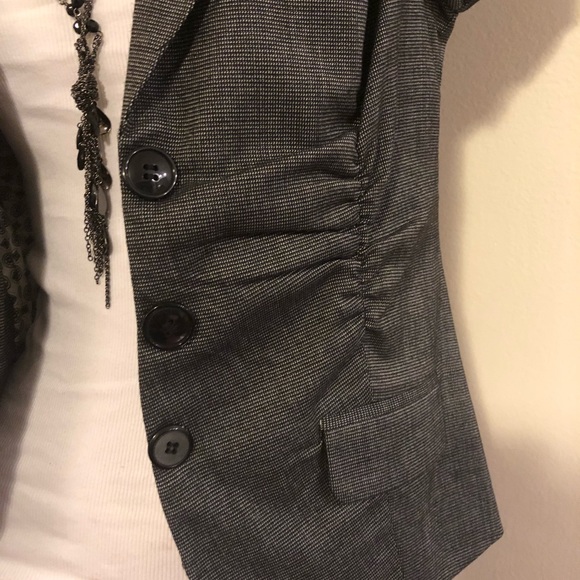 Blazer - Picture 3 of 5