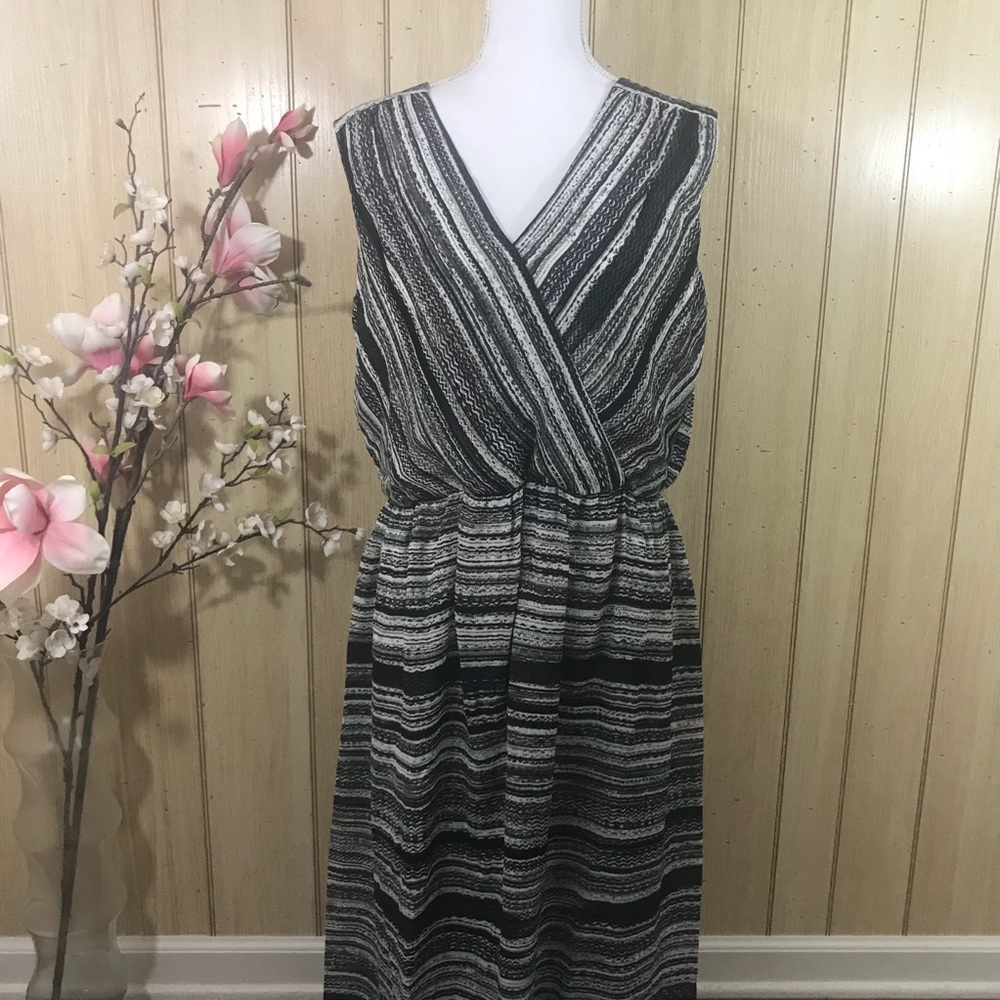 Apt. 9 Faux Wrap Maxi Dress Large Black White NWT - Picture 2 of 6