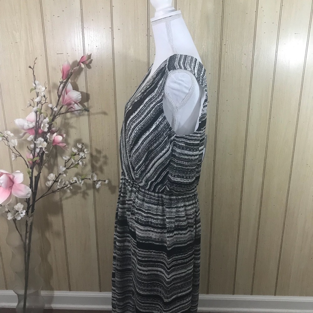 Apt. 9 Faux Wrap Maxi Dress Large Black White NWT - Picture 4 of 6