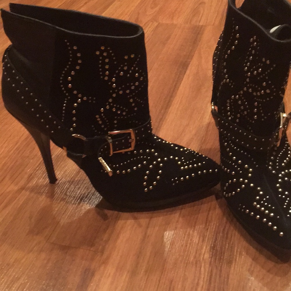BEBE hold studded booties EUC SZ 10