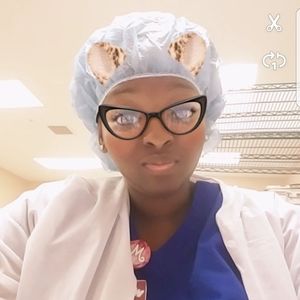 Meet your Posher, Monique