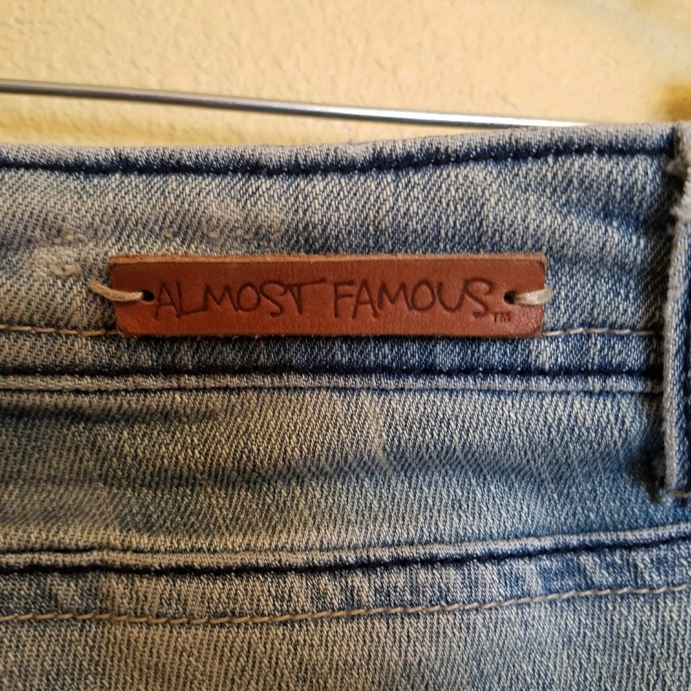 Jeans - Picture 2 of 3