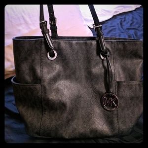 Authentic Michael Kors Jet Set Tote