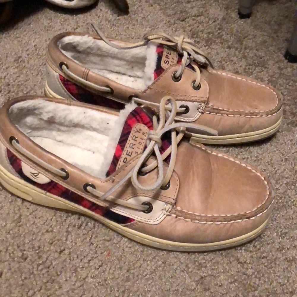 Fuzzy Sperry’s size 6