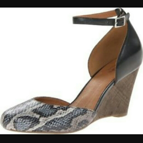 clarks artisan wedge shoes