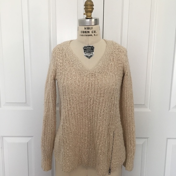 Price drop! Moth V Neck sweater Anthro - Picture 2 of 3