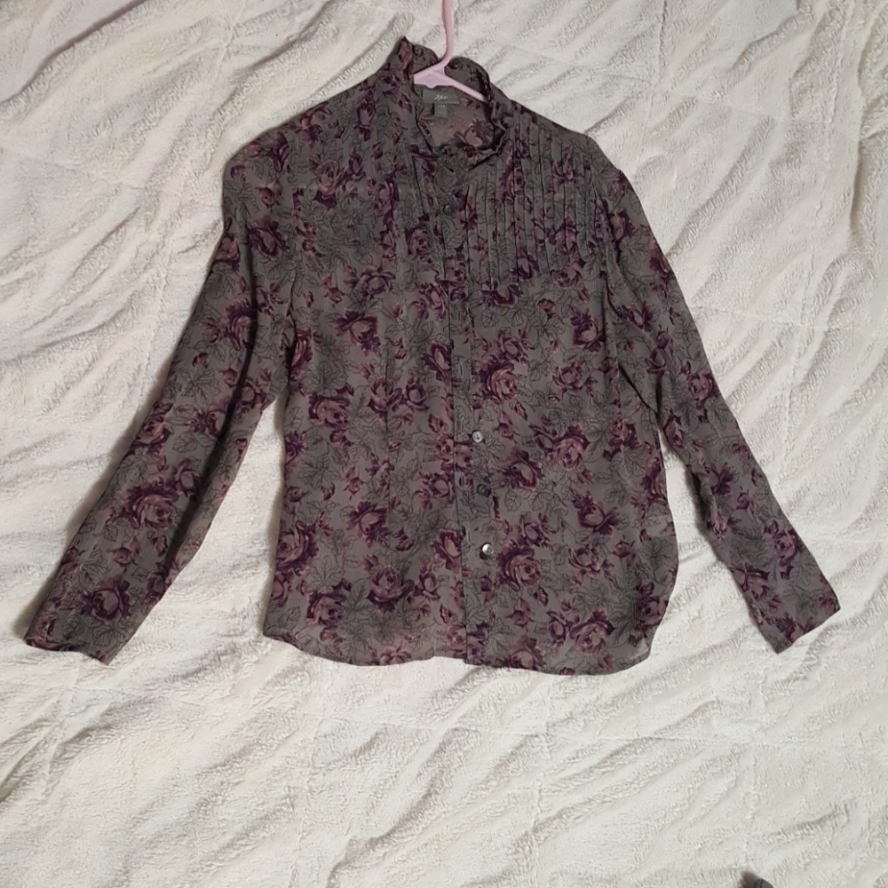 Pretty floral button-down blouse.