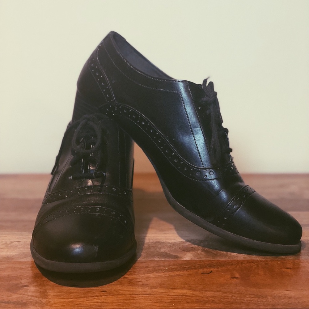 Vintage Style Oxford Faux Leather Lace Up
