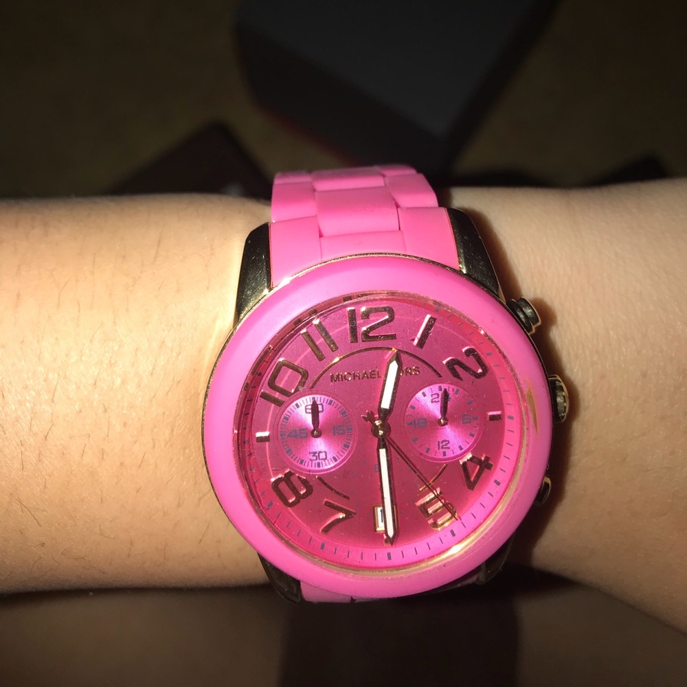 Michael kors pink watch
