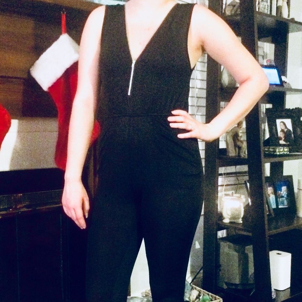 Sexy Black Jumpsuit 🖤