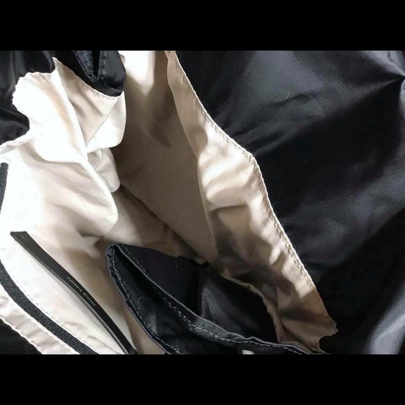 Lululemon Bring it Om Tote, Black, EUC - Picture 7 of 8