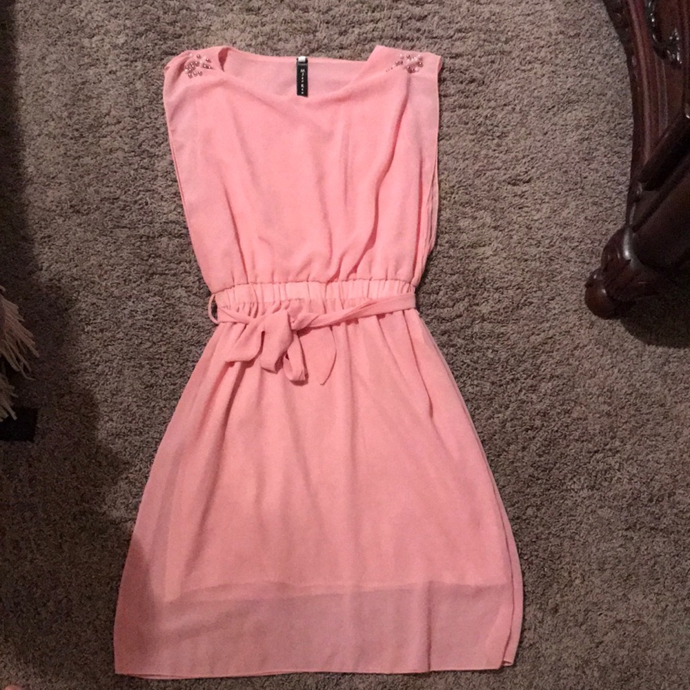 A baby pink dress - Picture 1 of 3