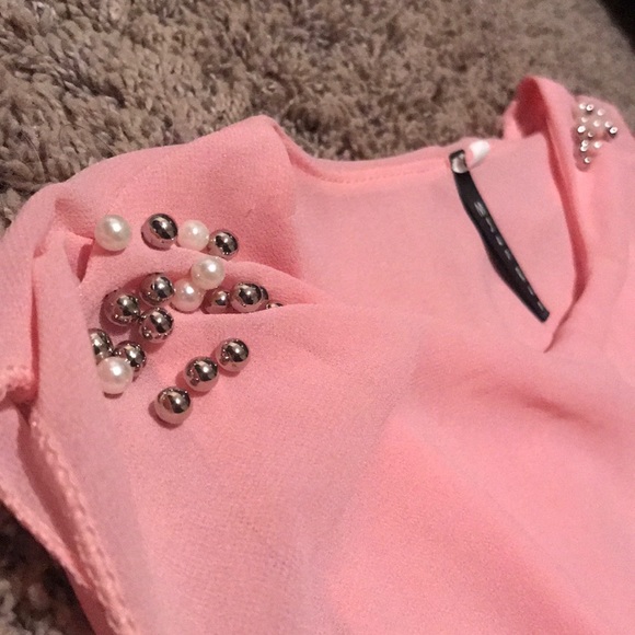 A baby pink dress - Picture 2 of 3