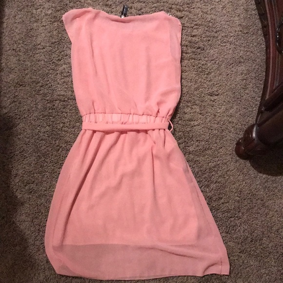 A baby pink dress - Picture 3 of 3