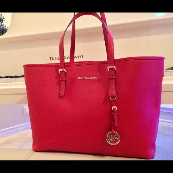 Michael Kors Handbags - *SALE* Michael Kors Large Saffiano Leather Tote