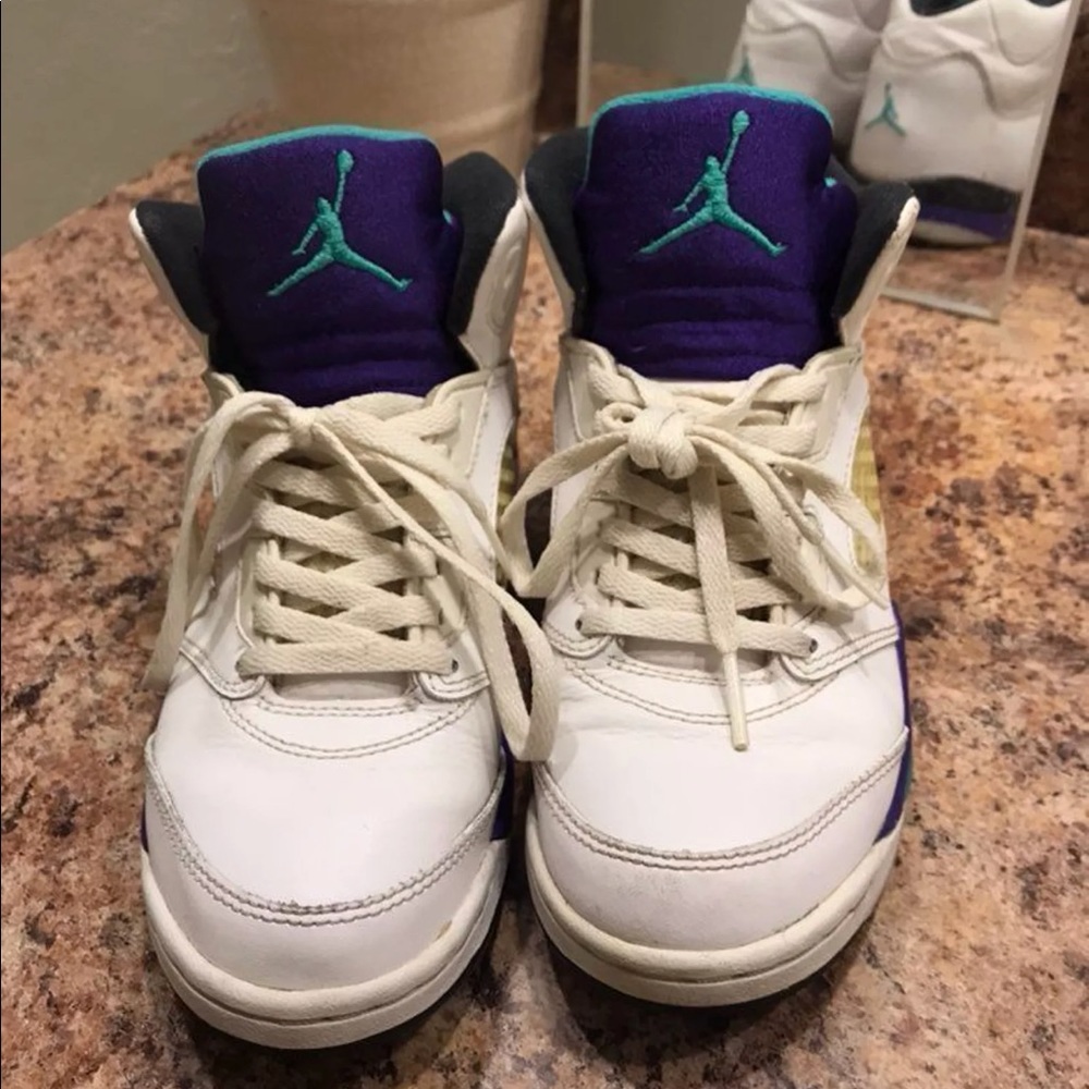 Jordans Retro 5 Grapes