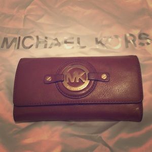 🚨Micheal Kors Authentic Wallet