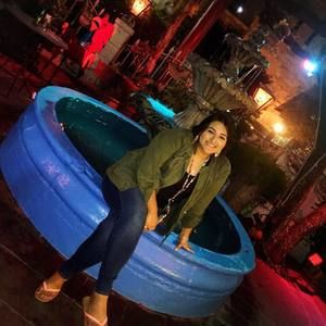 Meet your Posher, Adriana
