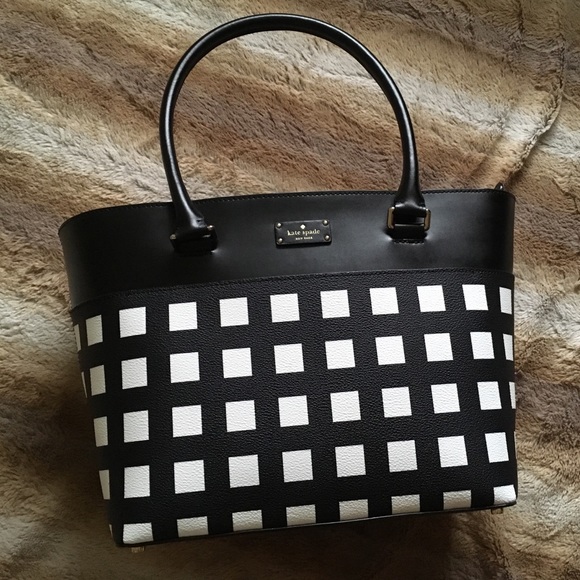 Kate Spade Tote - Picture 2 of 6