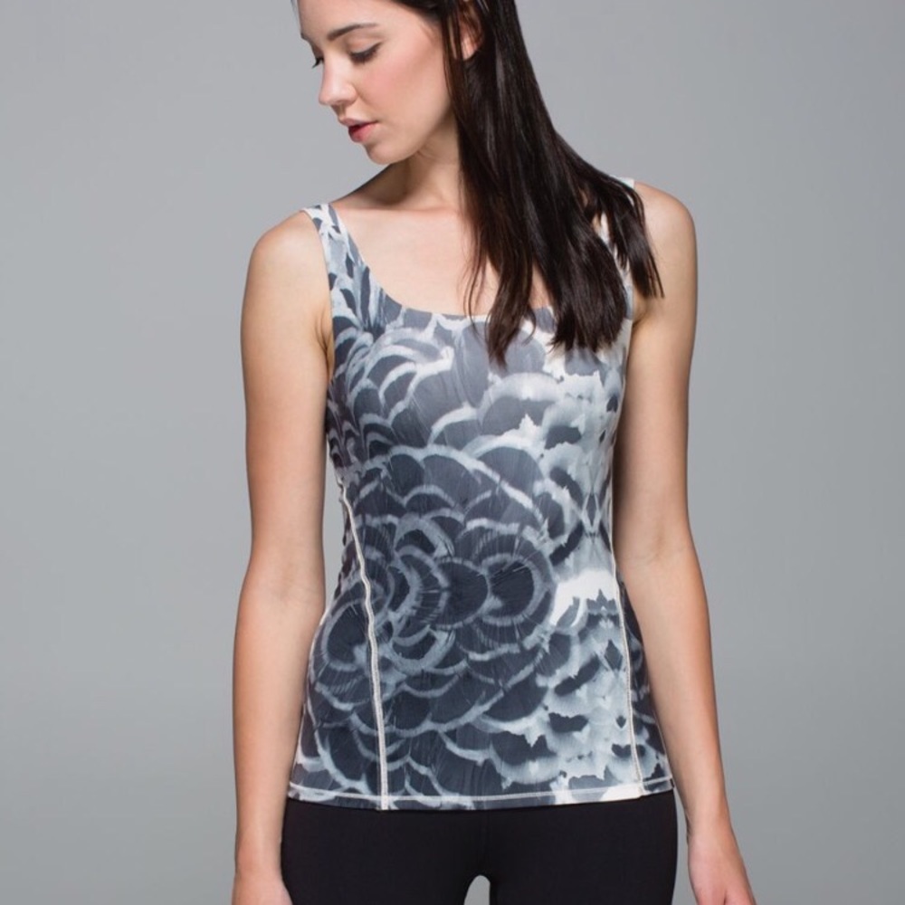 Lululemon amala tank