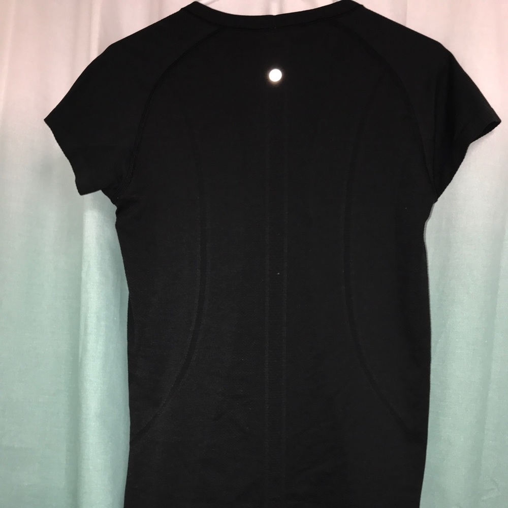 Lululemon short sleeved shirt