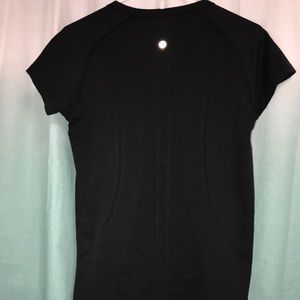 Lululemon short sleeved shirt