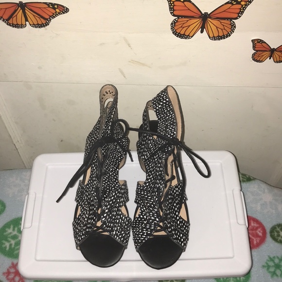 ♠️Dolce Vita sandals ♠️ - Picture 2 of 4