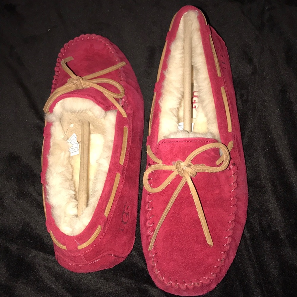 UGG WOMEN MOCCASINS