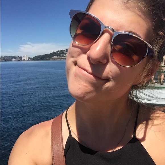 Meet your Posher, Kendel - Picture 3 of 5